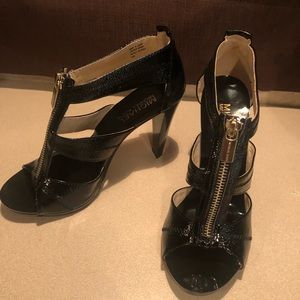 Michael Kors Berkley T Straps